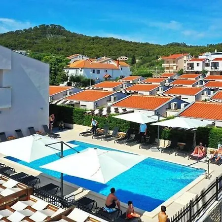 Dalmatia In Island Ugljan With Swimmingpool Διαμέρισμα *