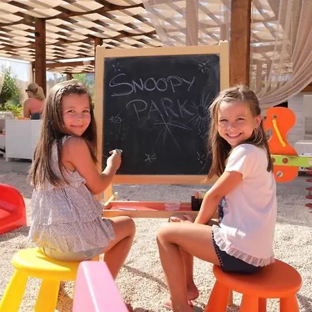 Dalmatia In Island Ugljan With Swimmingpool Apartman *