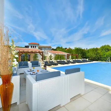 Dalmatia In Island Ugljan With Swimmingpool Preko