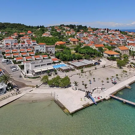 Apartman Dalmatia In Island Ugljan With Swimmingpool Preko