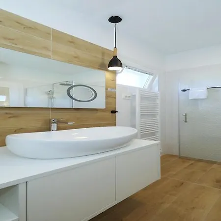 Dalmatia In Island Ugljan With Swimmingpool Apartamento