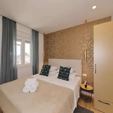 Dalmatia In Island Ugljan With Swimmingpool Apartamento *