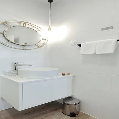 Dalmatia In Island Ugljan With Swimmingpool Apartamento