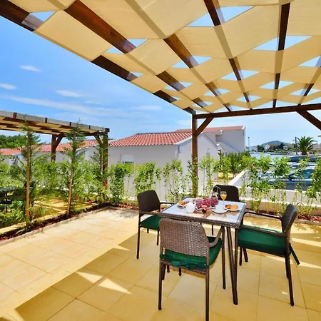 Dalmatia In Island Ugljan With Swimmingpool Preko